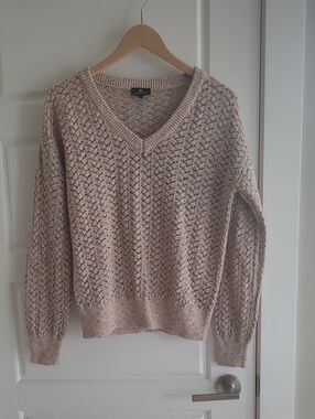 BB Collection Pointelle Sweater. Size S